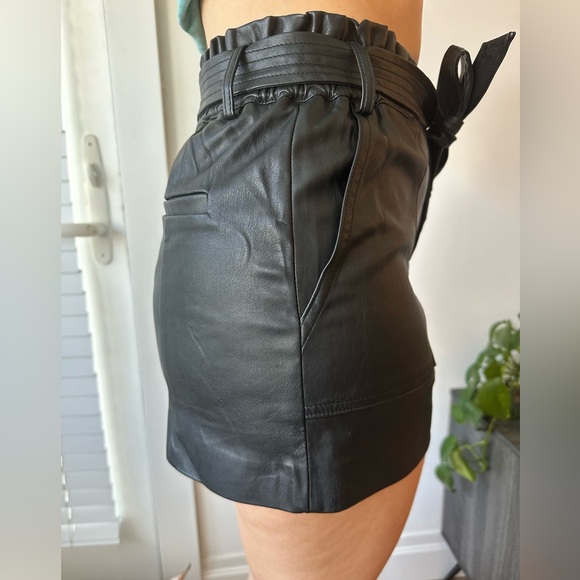 Flattering Brand new Leather shorts with tie - Picture 4 of 5